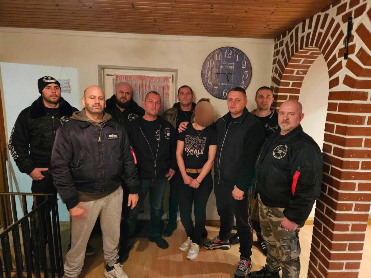 A Betyársereg sietett a fiatal édesanya segítségére, akit mélyigénytelenek zaklattak