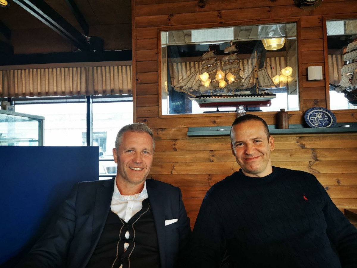 "Kitartunk a szövetségeseink, a barátaink mellett, mi nem leszünk árulók, nem keressük Európa elpusztítóinak kegyeit!"