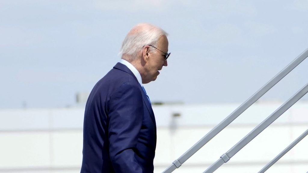 Biden már a hétvégén visszaléphet vezető demokraták szerint?