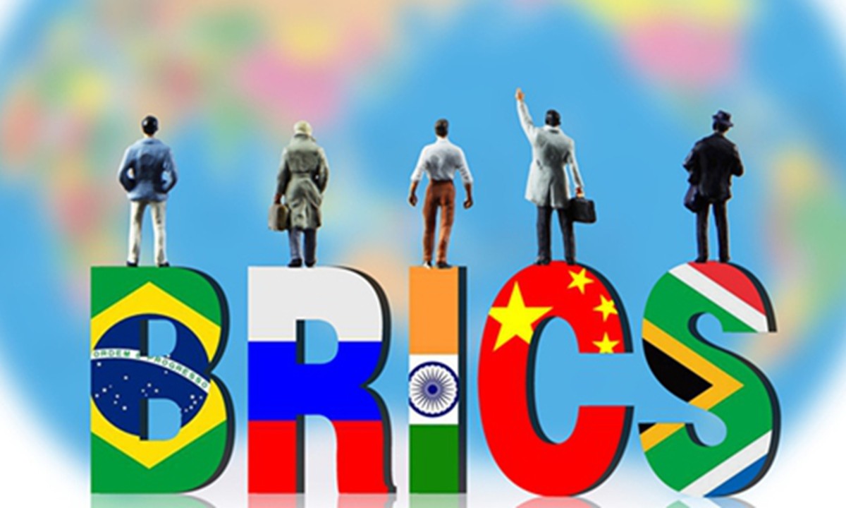 Putyin: 34 ország szeretne részt venni a BRICS tevékenységében