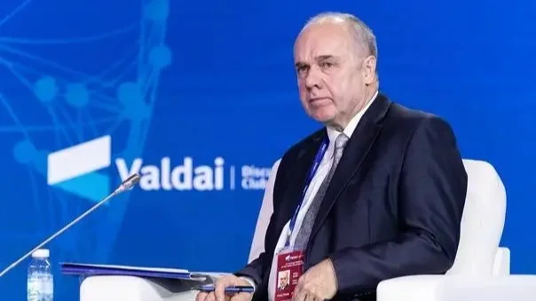 Ezt a társast az igazán nagyok játsszák – interjú Stier Gábor külpolitikai szakértővel II.