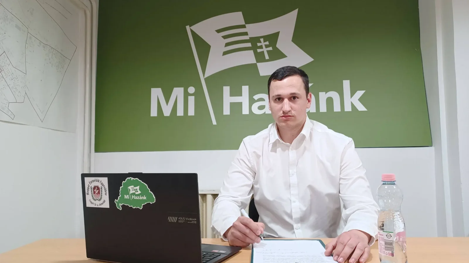Hit, hivatás, hazaszeretet – beszélgetés Vékony Csongorral a képviselet valódi értelméről