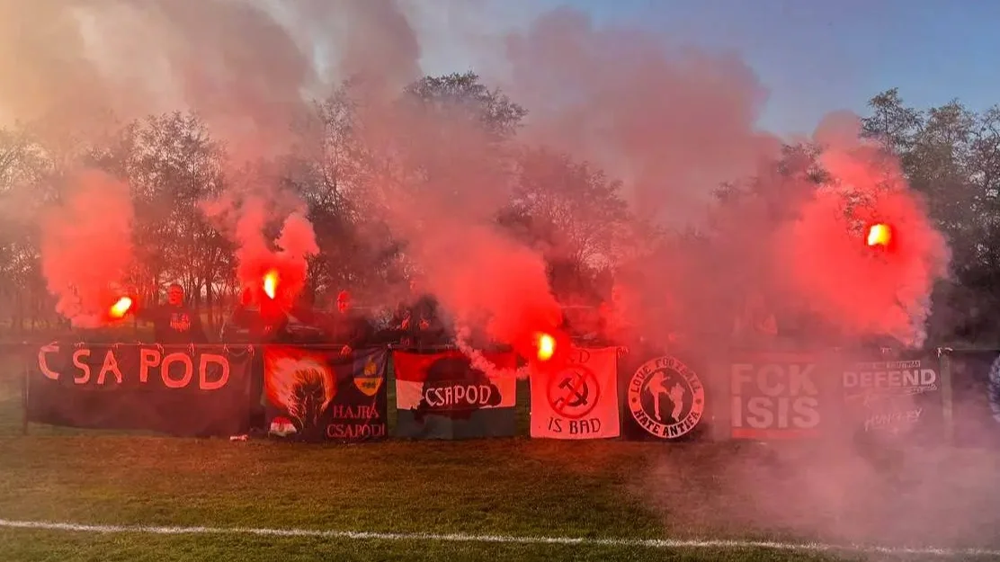 Szurkolók tették rendbe a csapodi Trianon-emlékművet (+VIDEÓ)