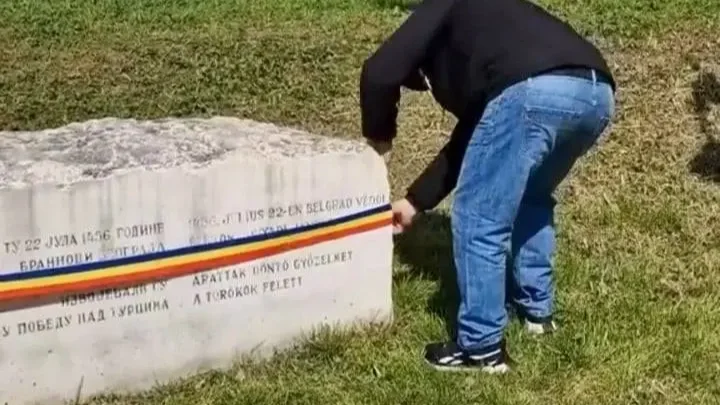 Román soviniszta gyalázta meg a nándorfehérvári diadal emlékművét (+VIDEÓ)