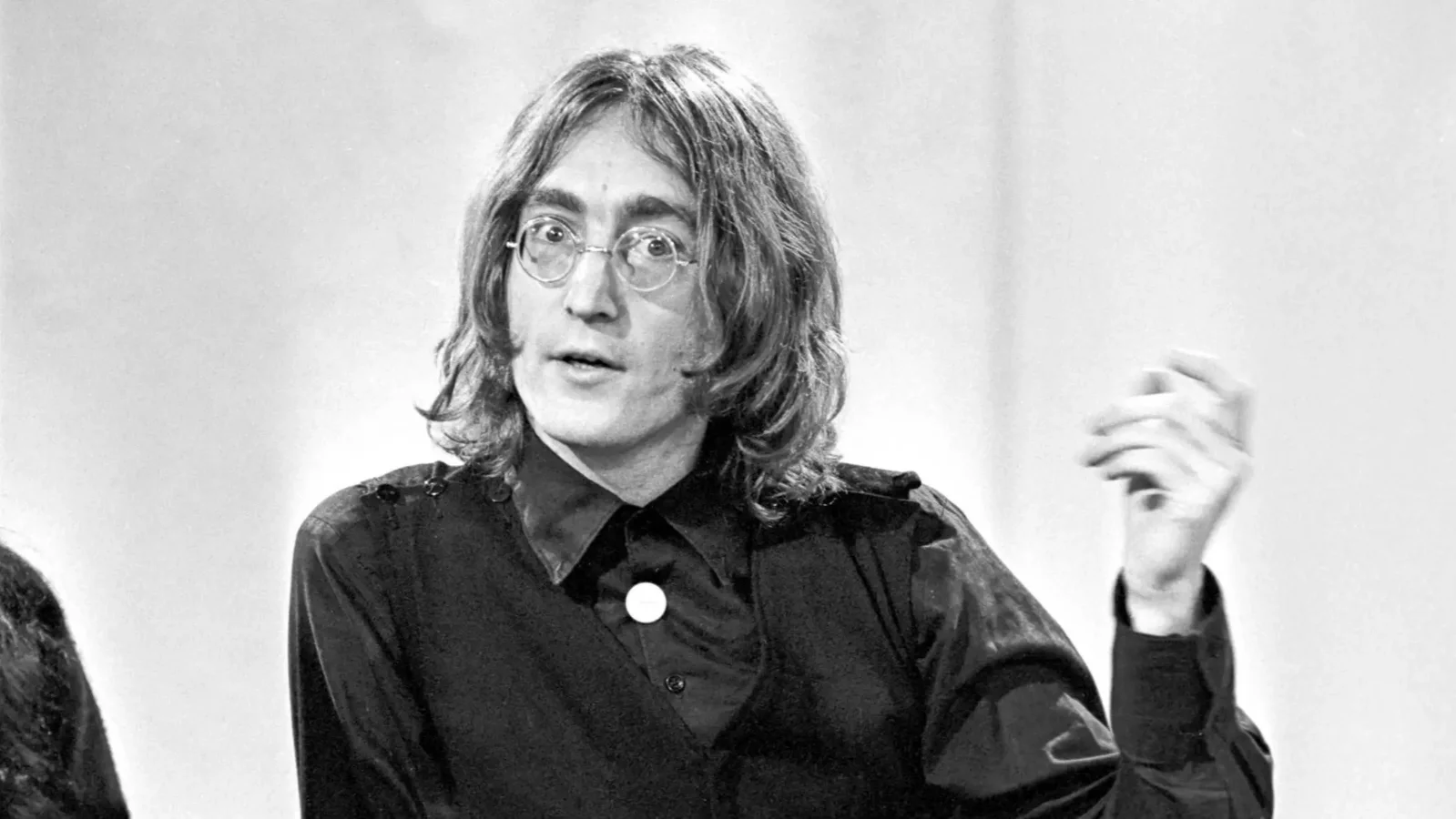 Most éppen John Lennon lett rasszista a „haladók” szerint