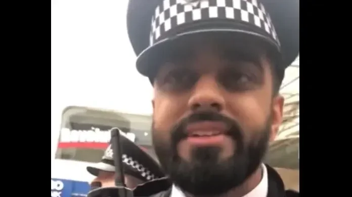 Rendőrt hívtak a brit keresztény prédikátorra, mert „magatartásával zavart keltett”