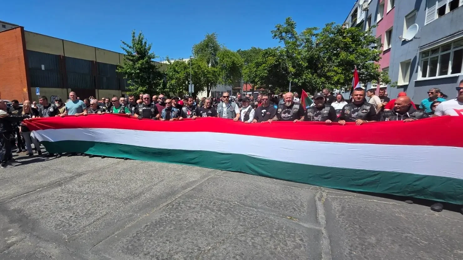 Négyszáz motoros vonult fel Felvidéken Trianon alkalmából (+KÉPGALÉRIA)