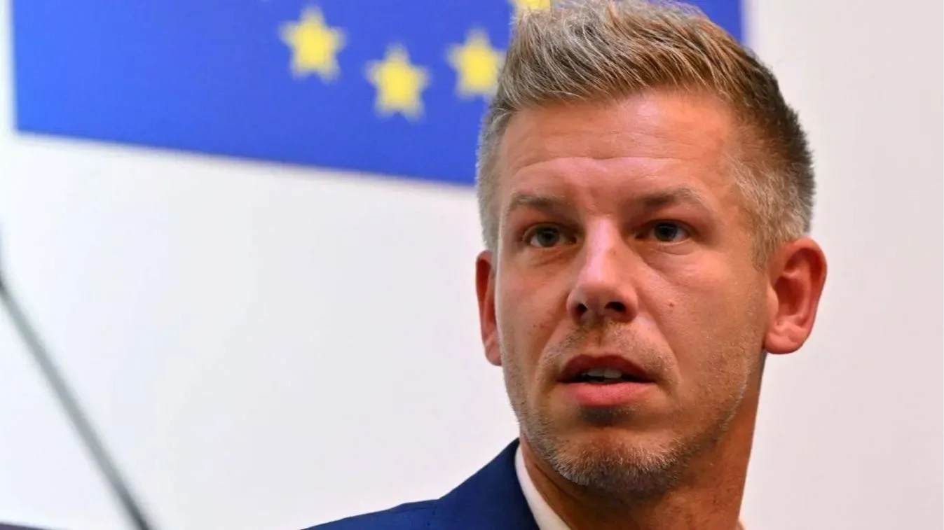 Szivárgás miatt apad a Tisza online-csapata