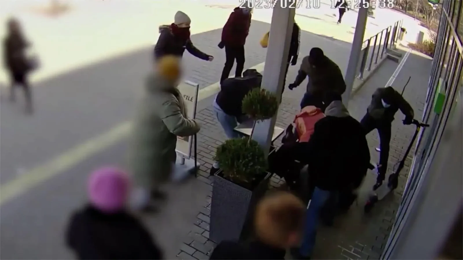 Az EU baloldali frakciója az erőszakos antifa mellé állt