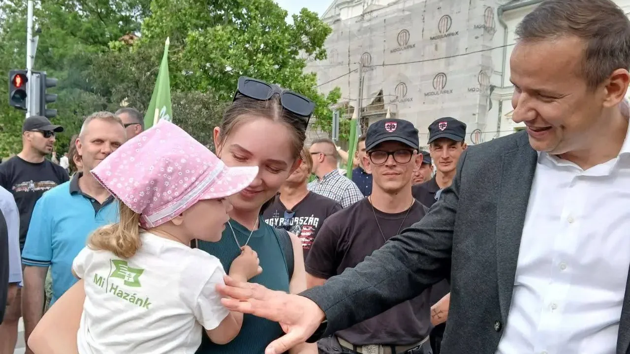 Toroczkai üzent az MTA-nak: egy nő és egy férfi tud utódokat létrehozni