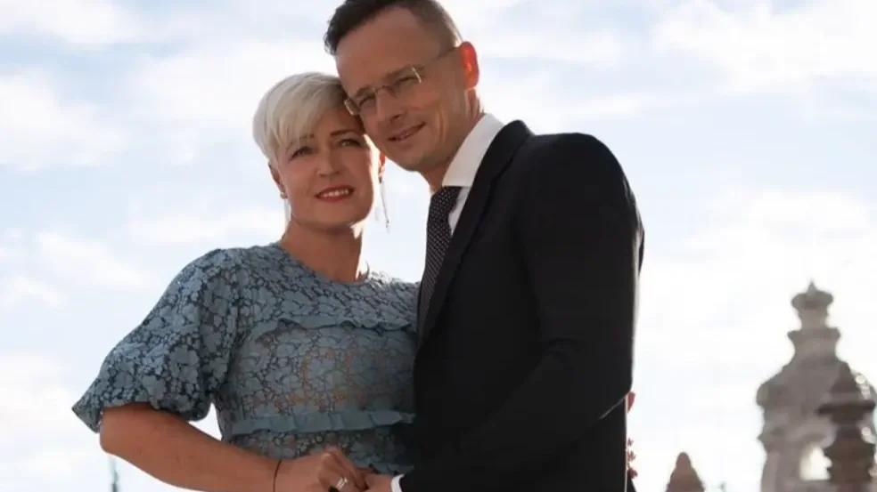 Tehetségek a NER-ben: ezúttal Szijjártó felesége vehetett ki 400 milliós osztalékot a cégéből