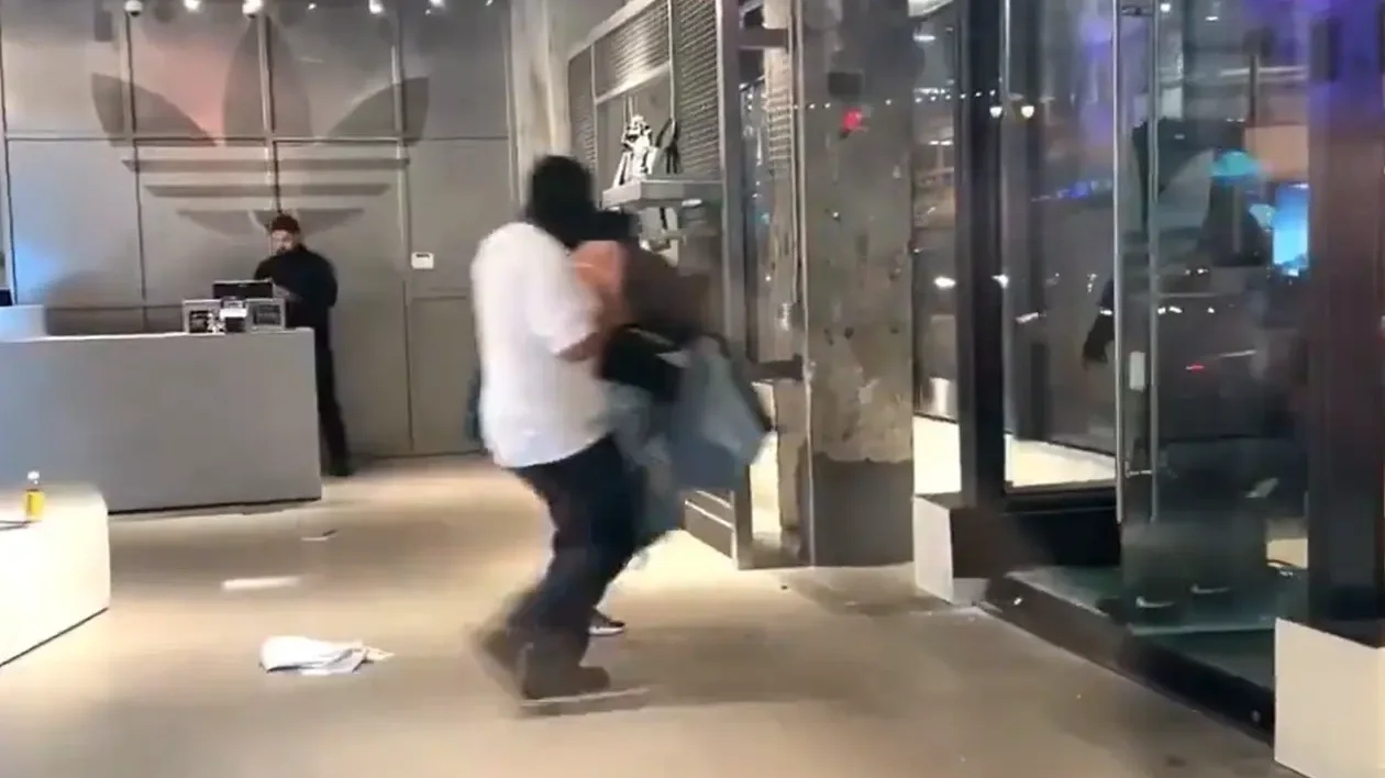 Neves üzletláncokat „látogattak meg” a Los Angeles-i „szabadságharcosok” (+VIDEÓ)