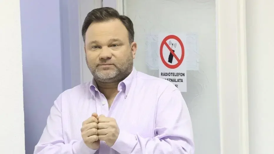 Győzött a woke és a polkorrektség: bocsánatot kért Aranyosi Péter