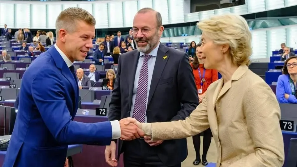 Ursula „Pfizer” von der Leyen mellett tett hitet távolmaradásával a Tisza