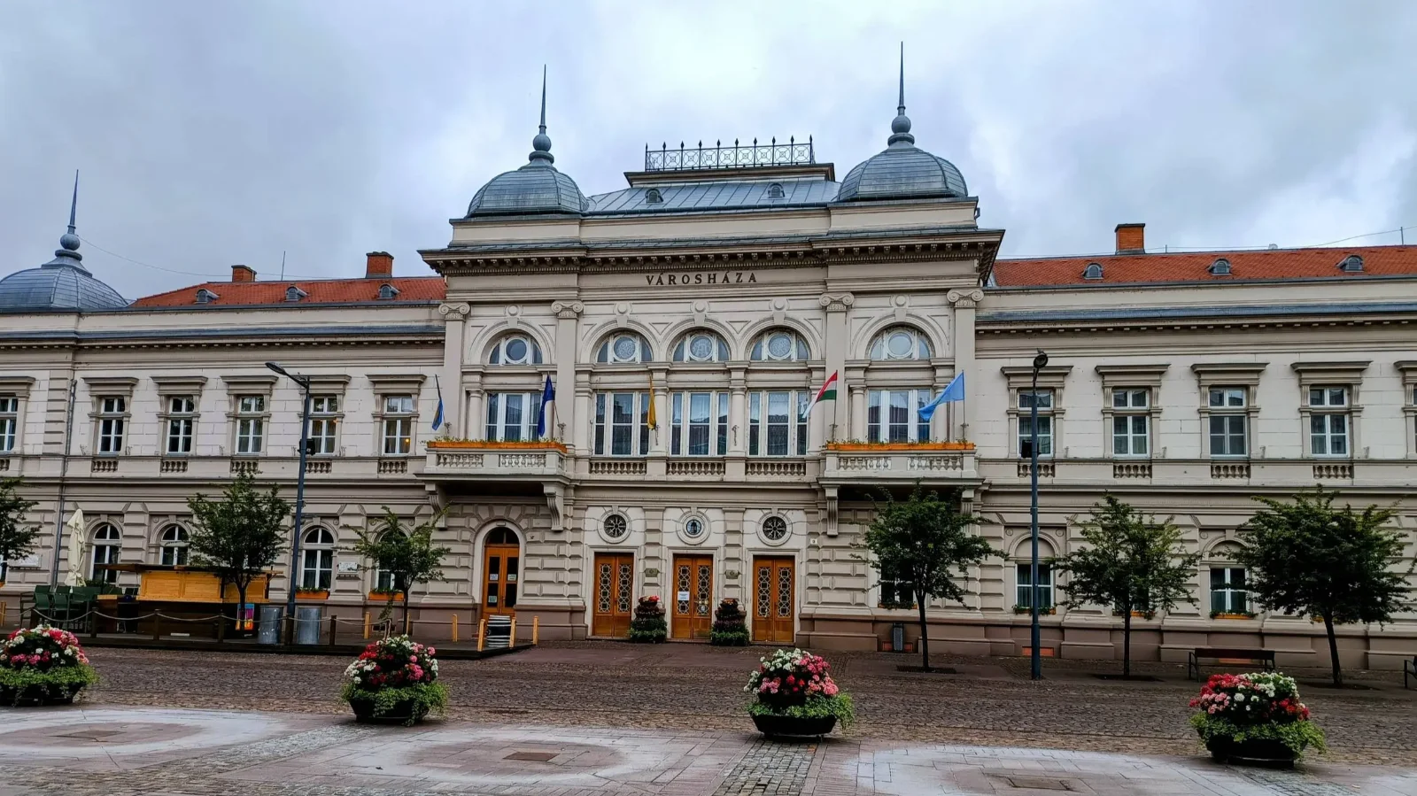 Nagykoalícióban szavazták meg a pintéri rendet Szolnokon