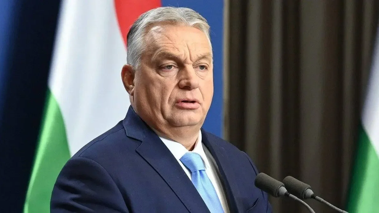 Ki mondja meg Orbánnak, hogy még ő van kormányon?