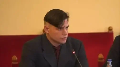 „A Covid-őrület politikai színjáték volt” – interjú Pálóczi Zoltán „oltatlan katonával”