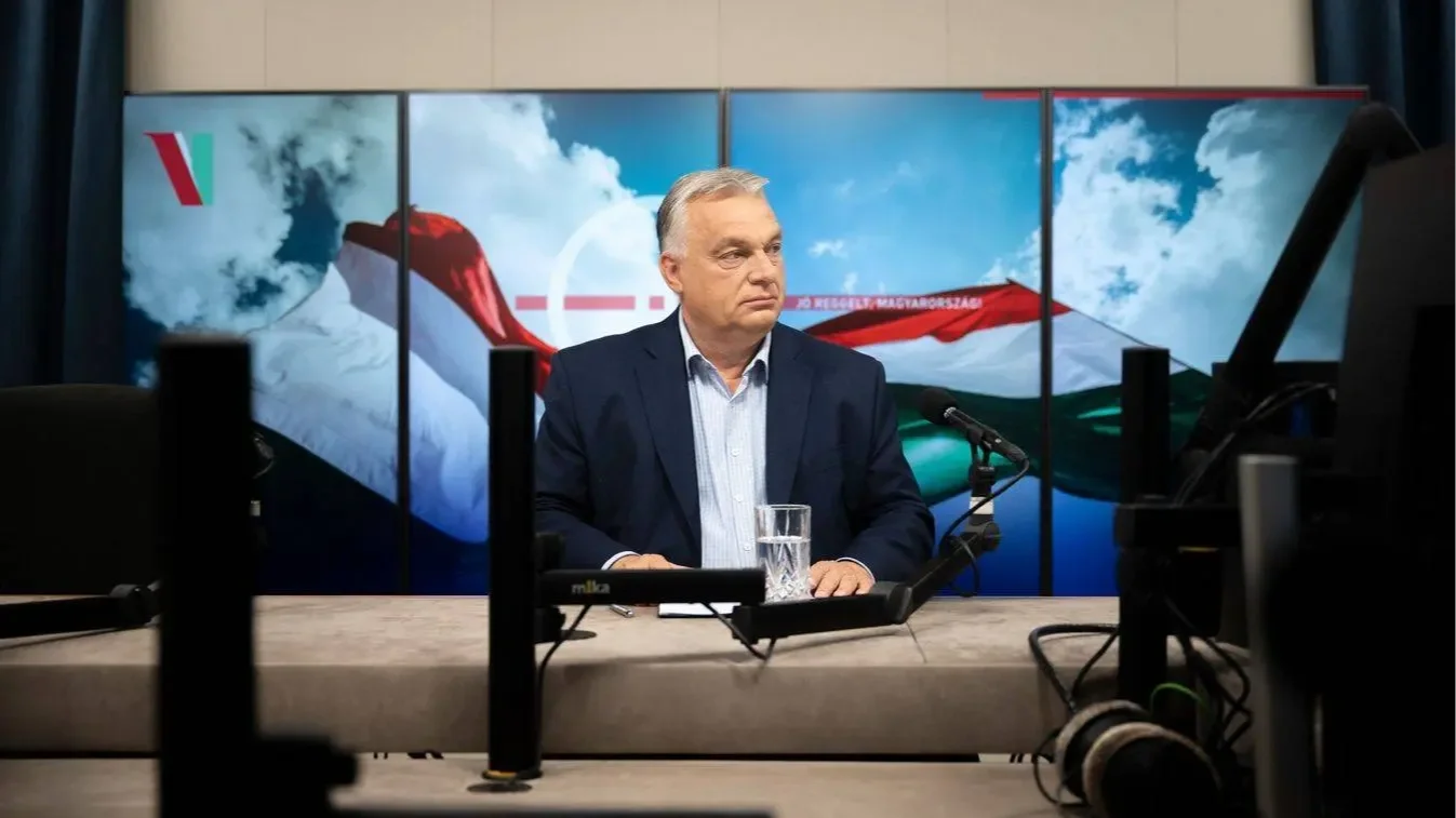 „Darab-darab” – mondta Orbán Viktor a migrációval kapcsolatban, de a vendégmunkásokról nem beszélt