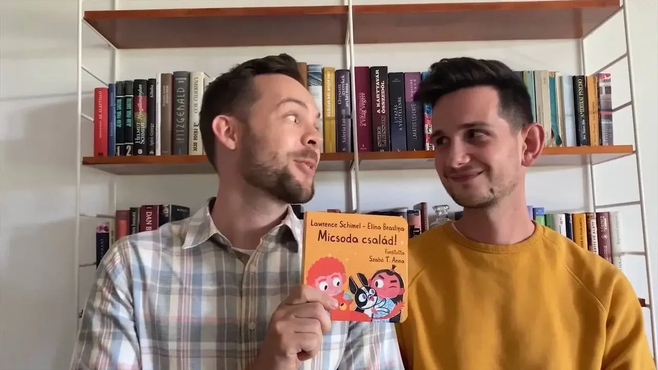 Homoszexuális férfiak mutattak be LMBTQ-gyerekkönyvet Magyarországon (+VIDEÓ)
