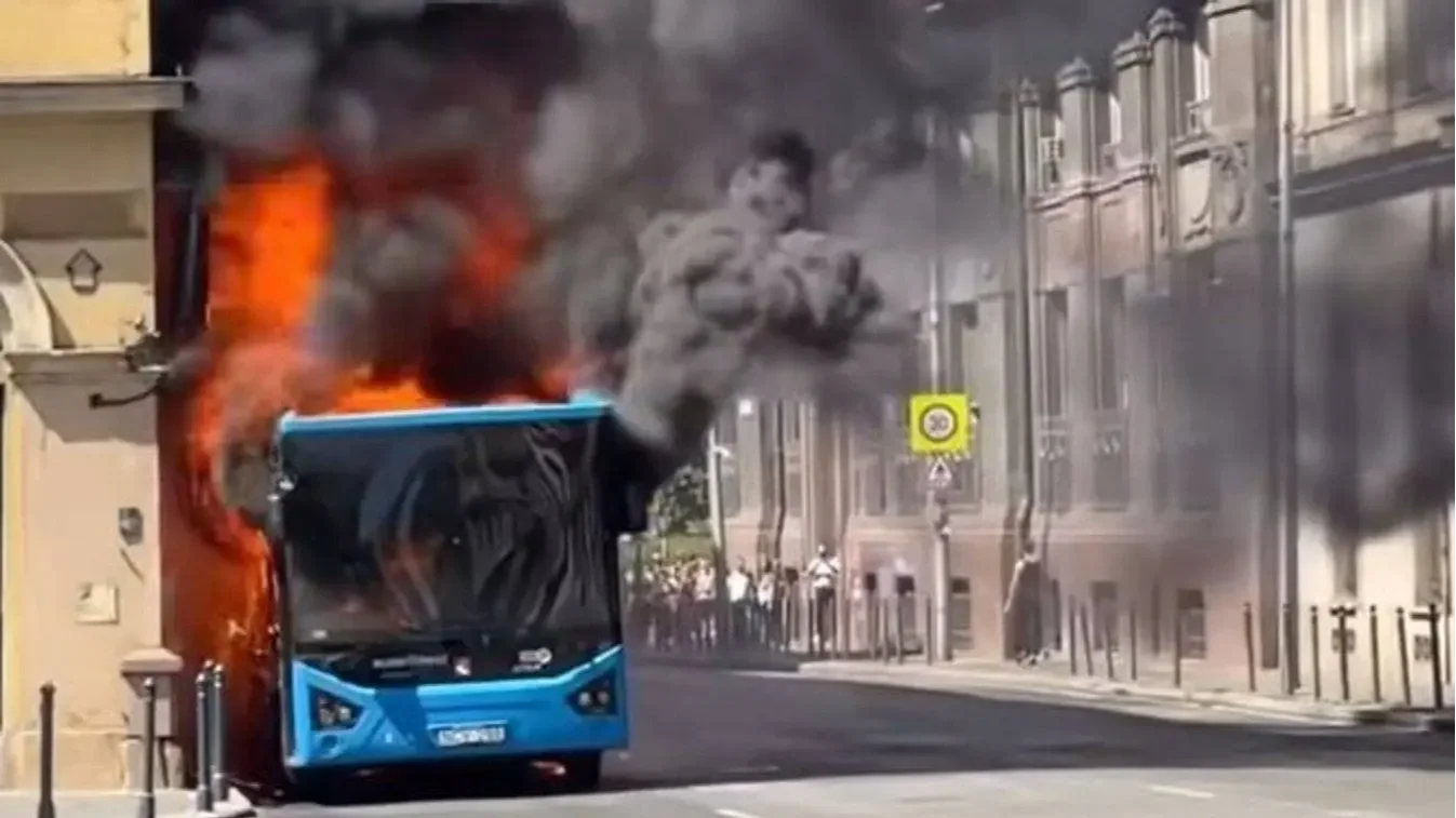 Kigyulladt buszok miatt teljes flottavizsgálatot rendelt el a BKV