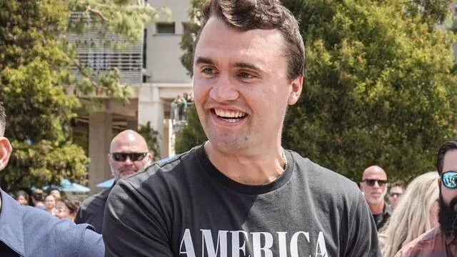 Charlie Kirk meggyilkolása: összeesküvés-elmélet vagy összeesküvés-gyakorlat? 