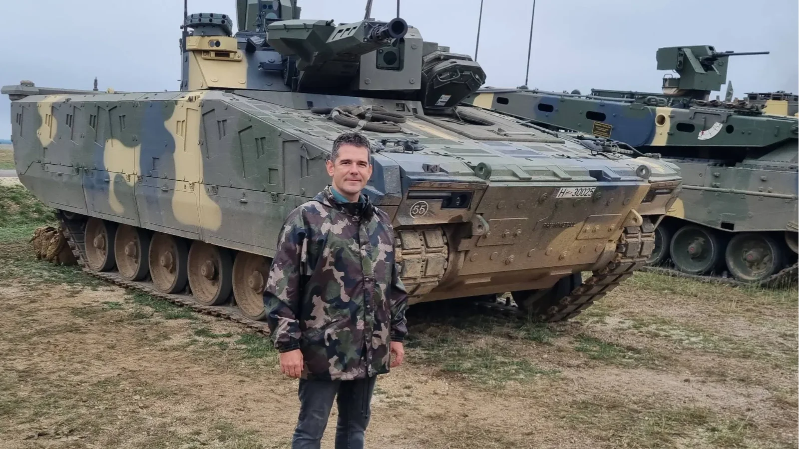 „Lex Novák Előd”: megtiltották az országgyűlési képviselőknek a tartalékos honvédelmi szolgálatot