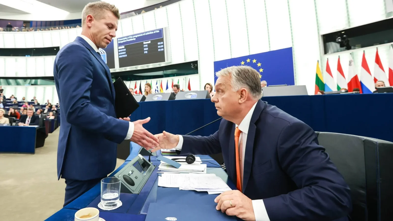 Orbán Viktor és Magyar Péter is gratulált a magyargyűlölő Nobel-díjasnak 