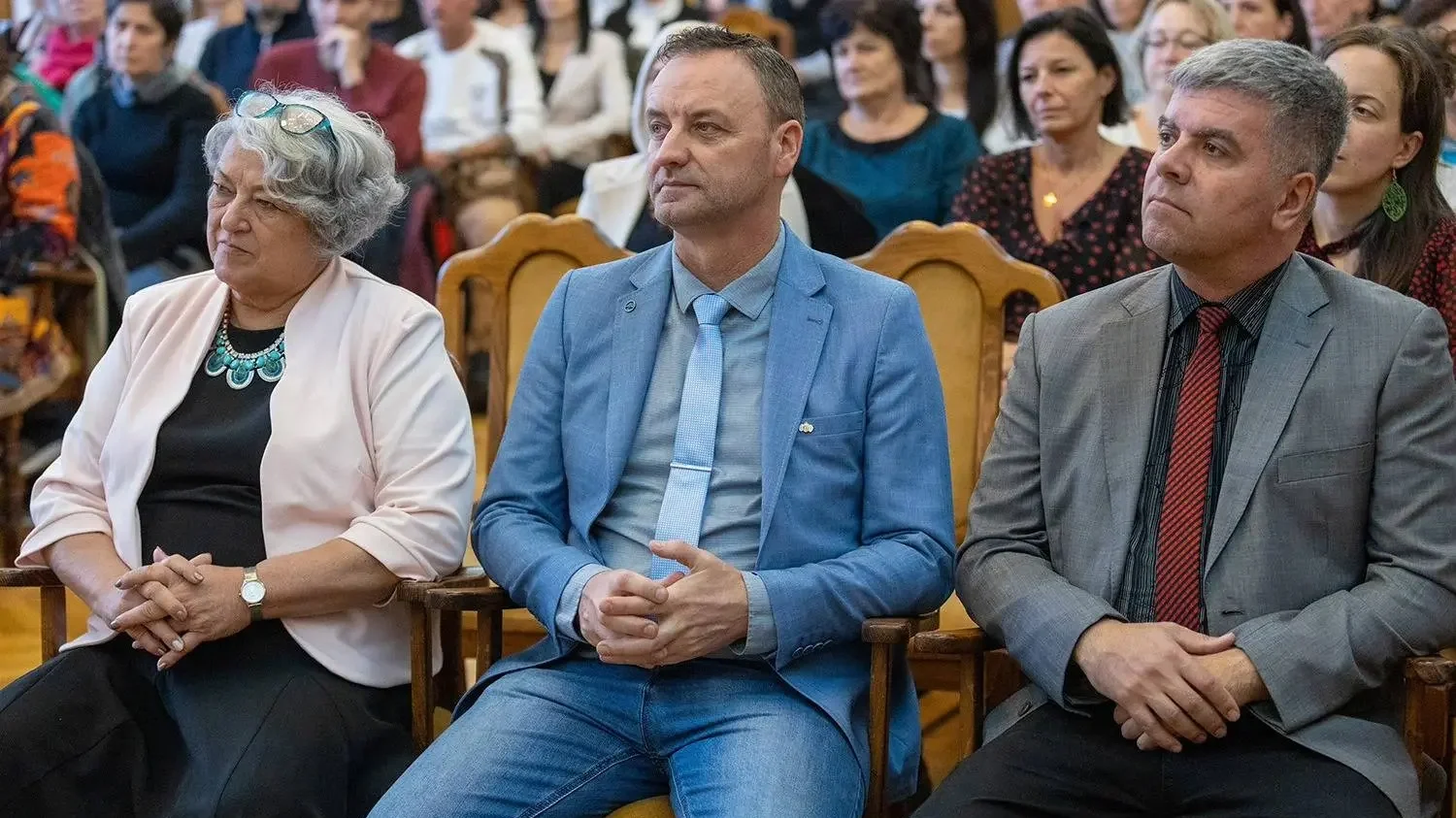 Középen: Nagy Zoltán, balján Göröghné Bocskai Éva polgármester, Forrás: Hajdú7/Horváth Tamás