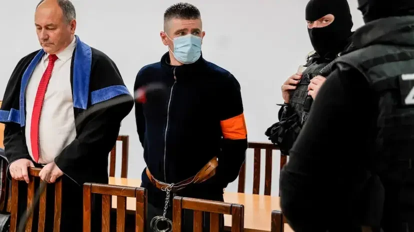 Kádár Krisztián és ügyvédje, Juraj Gavalec a Legfelsőbb Bíróság 2025. december 9-i tárgyalásán (Fotó: Barak Dávid) 