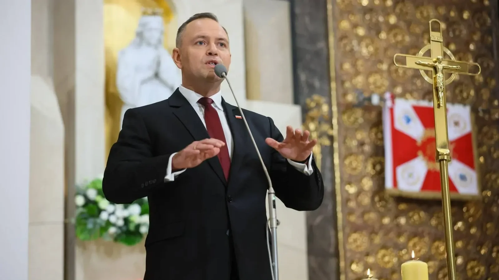 Karol Nawrocki kizárólag a lengyel keresztény hagyományok és ünnepek ápolását tartja feladatának (fotó: wiadomosci.onet.pl)