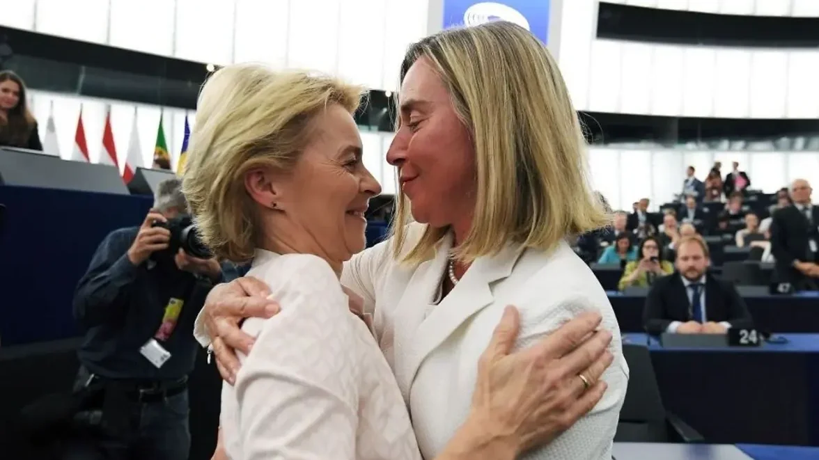 Kiemelt képünkön Ursula von der Leyen és Federica Mogherini – Fotó: AFP