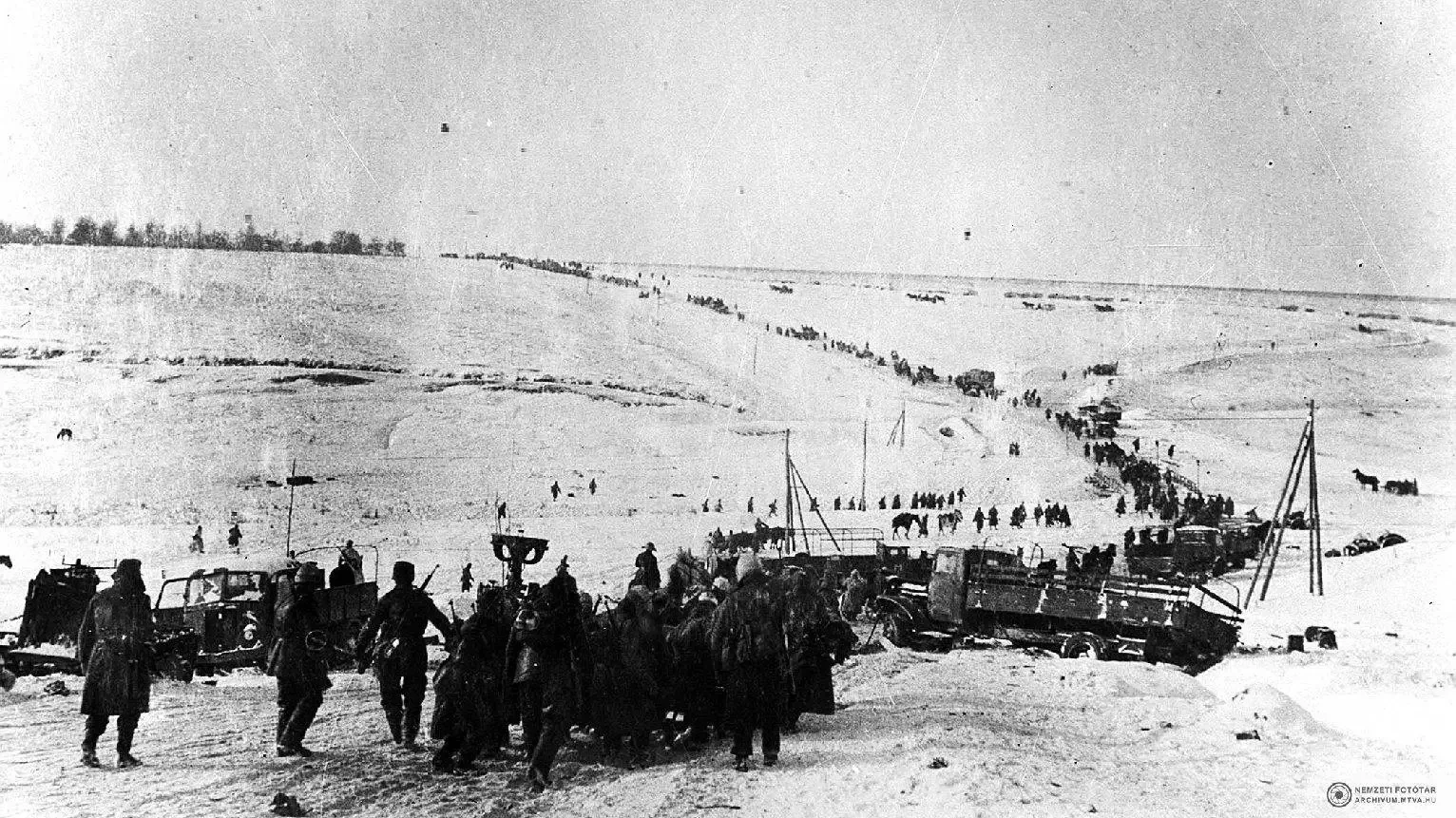 A magyar 2. hadsereg gyalogos alakulata a Don-kanyarnál (Fotó: Nemzeti Fotótár)