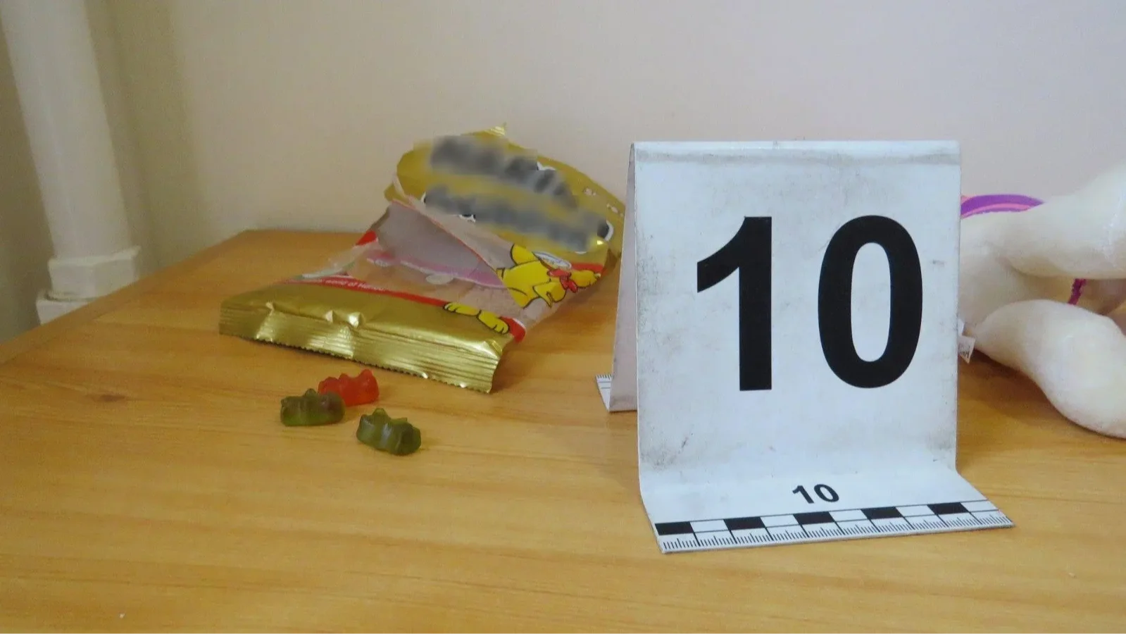 A megdézsmált gumicukor | Kép forrása: police.hu