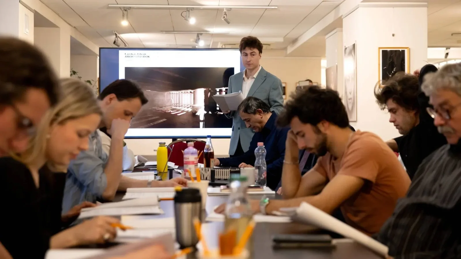 Olvasópróba a József Attila Színházban | Kép forrása: József Attila Színház