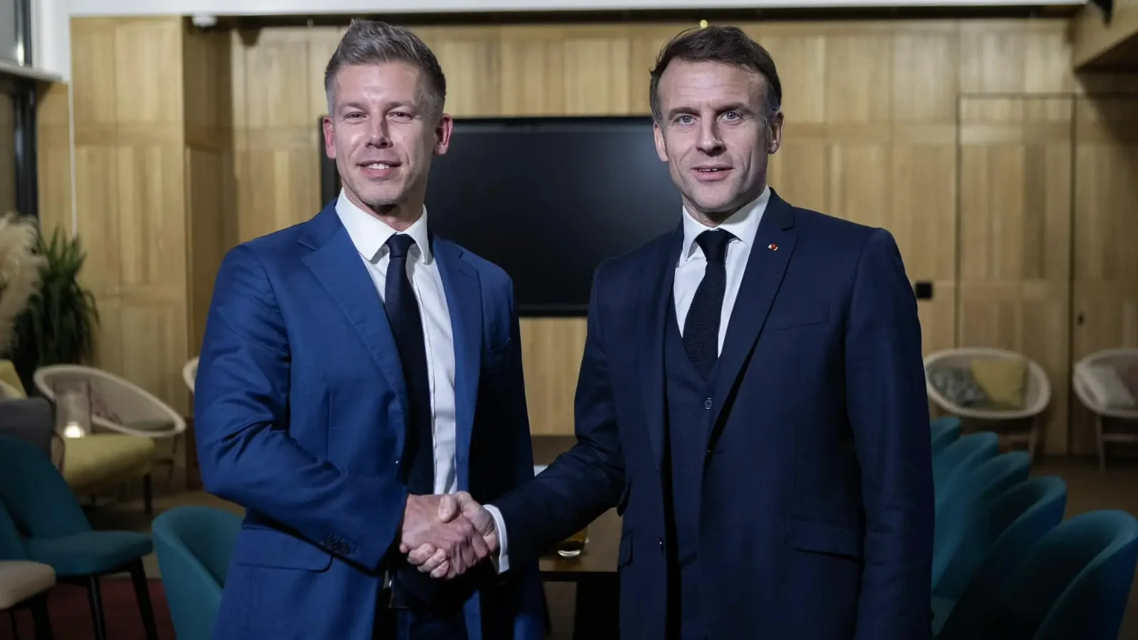 Magyar Péter és Emmanuel Macron (2024) | Kép forrása: Magyar Péter Facebook-oldala