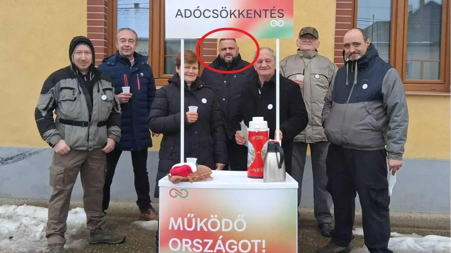 Feldebrő „független” polgármestere, Jakab Ernő a Tiszának kampányol | fotó: Facebook