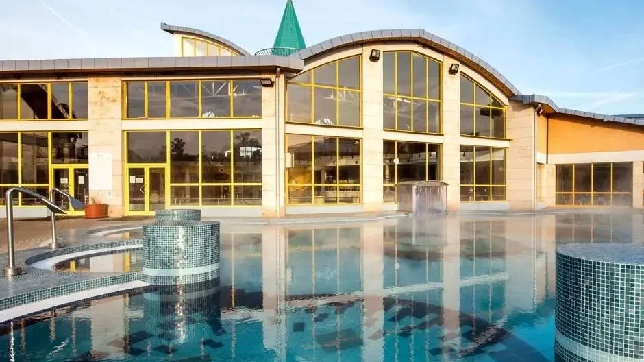 Sárvári Gyógyfürdő | Kép forrása: Sárvári Gyógy- és Wellnessfürdő Facebook-oldala