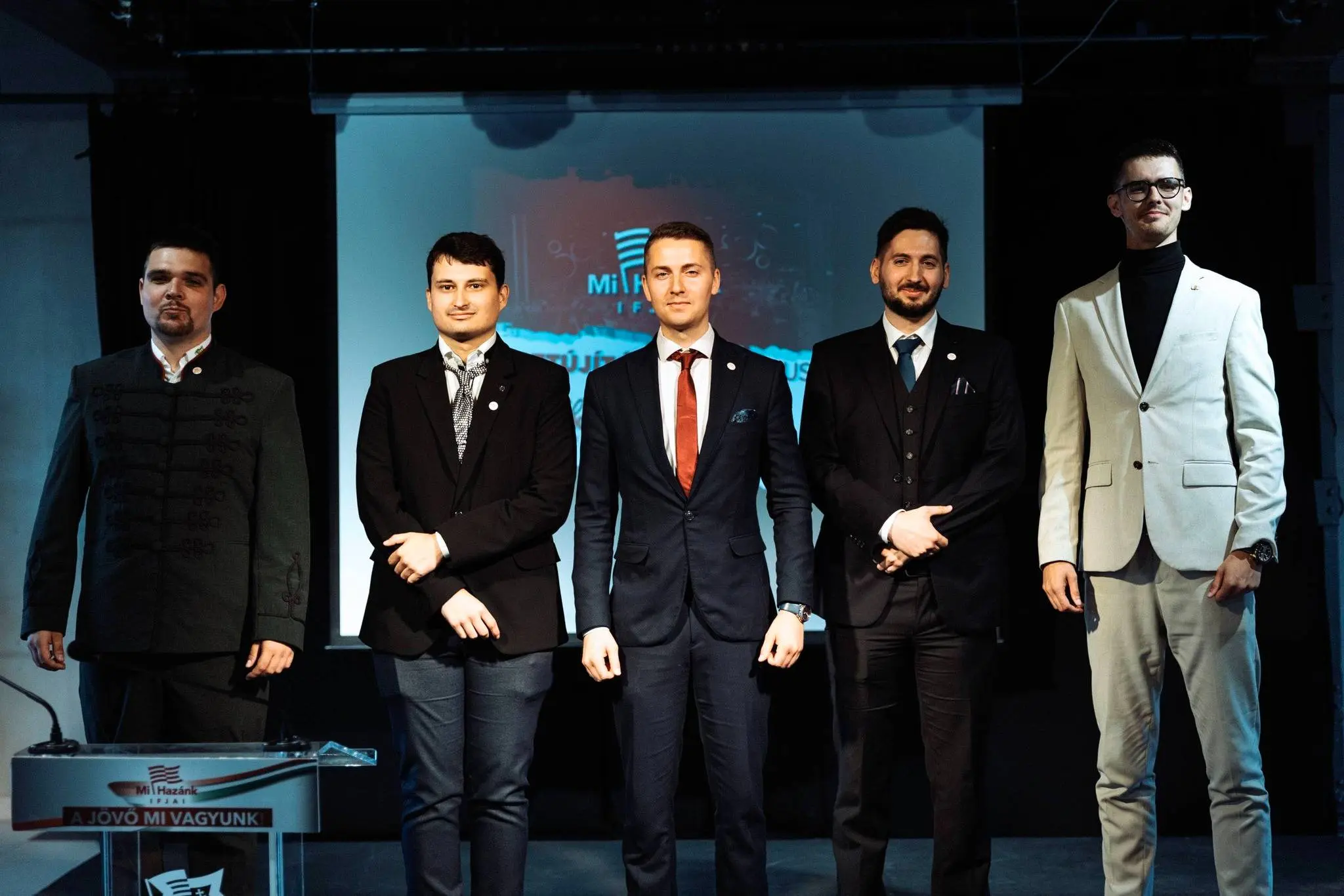 Regős Balázs, Székely Norbert, Binder Csaba, Dér Dániel és Orosz Patrik,Kép forrása: Facebook/Mi Hazánk Ifjai