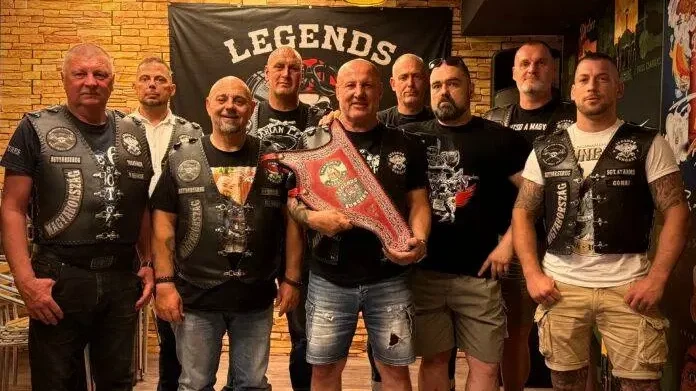 A Betyársereg Legends MC tagjai | Forrás: betyarsereg.hu