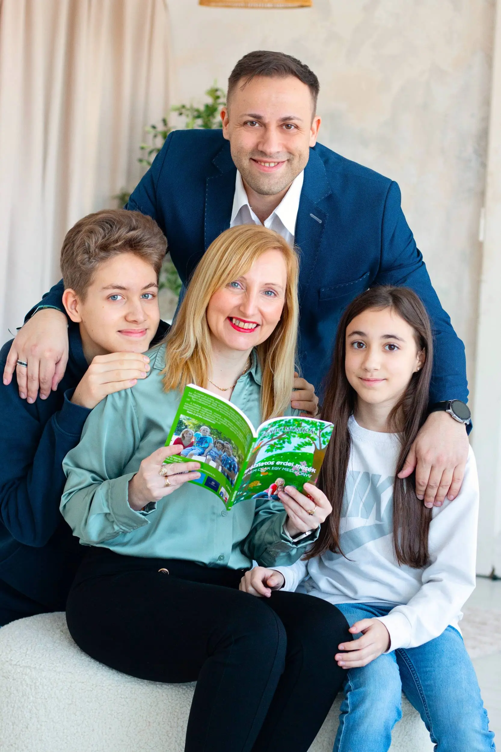 Szabó Mónika családjával