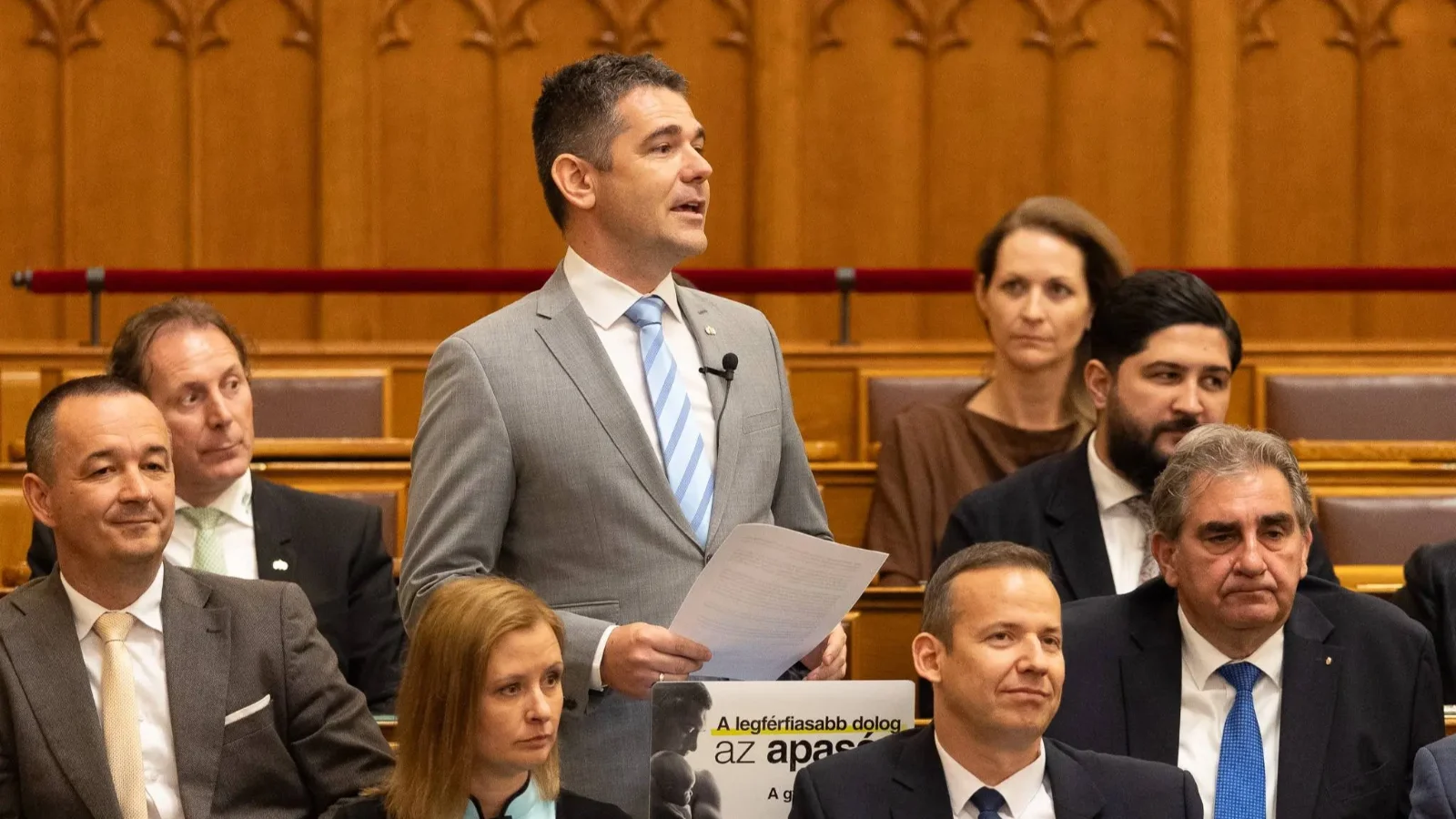Novák Előd, a Mi Hazánk Mozgalom alelnöke országgyűlési felszólalás közben | Fotó: Kiss Kristóf András