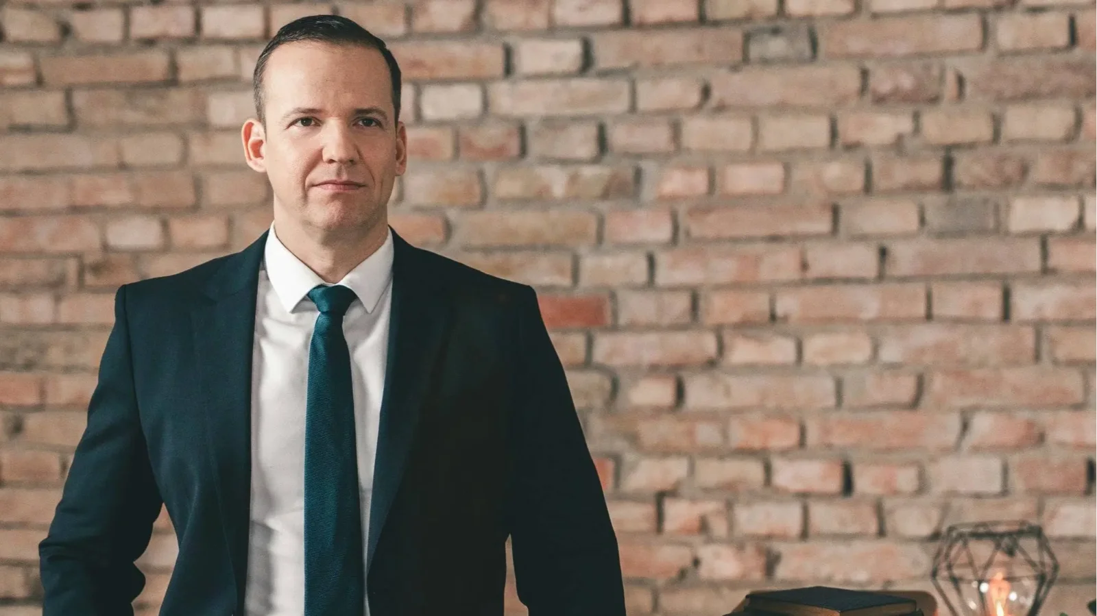 Kép forrása: Toroczkai László X-oldala