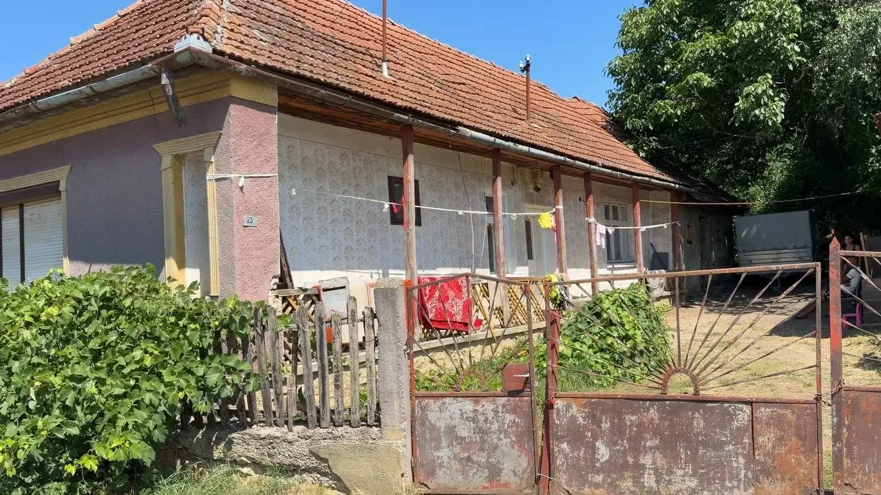 Az egyik szalonnai ingatlan, amibe szlovákiai cigányokat költöztettek | Fotó: Magyar Jelen