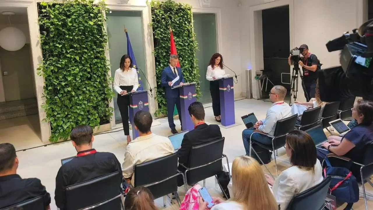 Kormányzati sajtótájékoztató a Miniszterelnökség aulájában 2026. augusztus 7-én | Fotó: Magyar Jelen