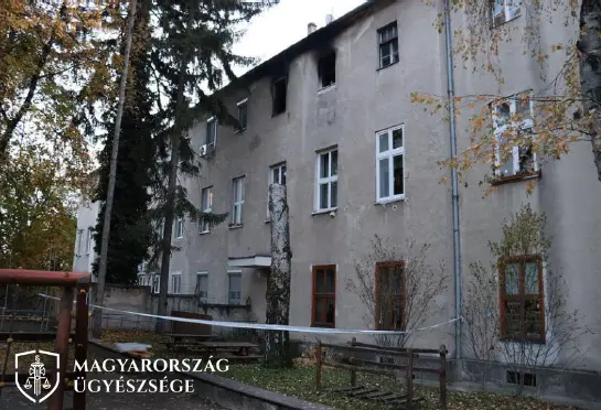 A társasház a tűzvész után | Forrás: Magyarország Ügyészsége