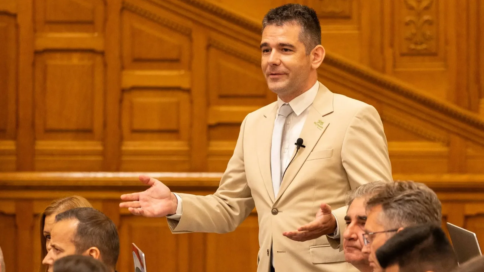 Novák Előd, a Mi Hazánk alelnöke a Parlamentben | Kép forrása: Novák Előd Facebook-oldala
