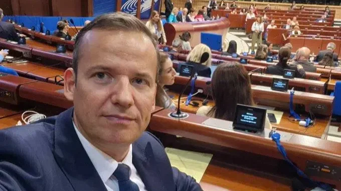 Kép forrása: Toroczkai László X-oldala