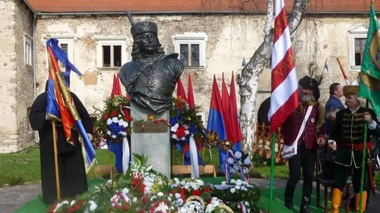 Az ünnepélyes zászlóátadás Borsiban | Kép forrása: saját