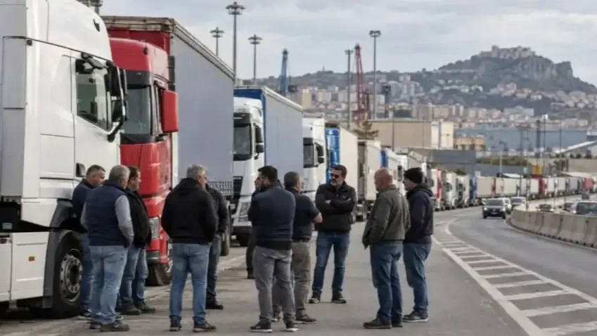 Kép forrása: Collettivo Autonomo Lavoratori Portuali Facebook-oldala
