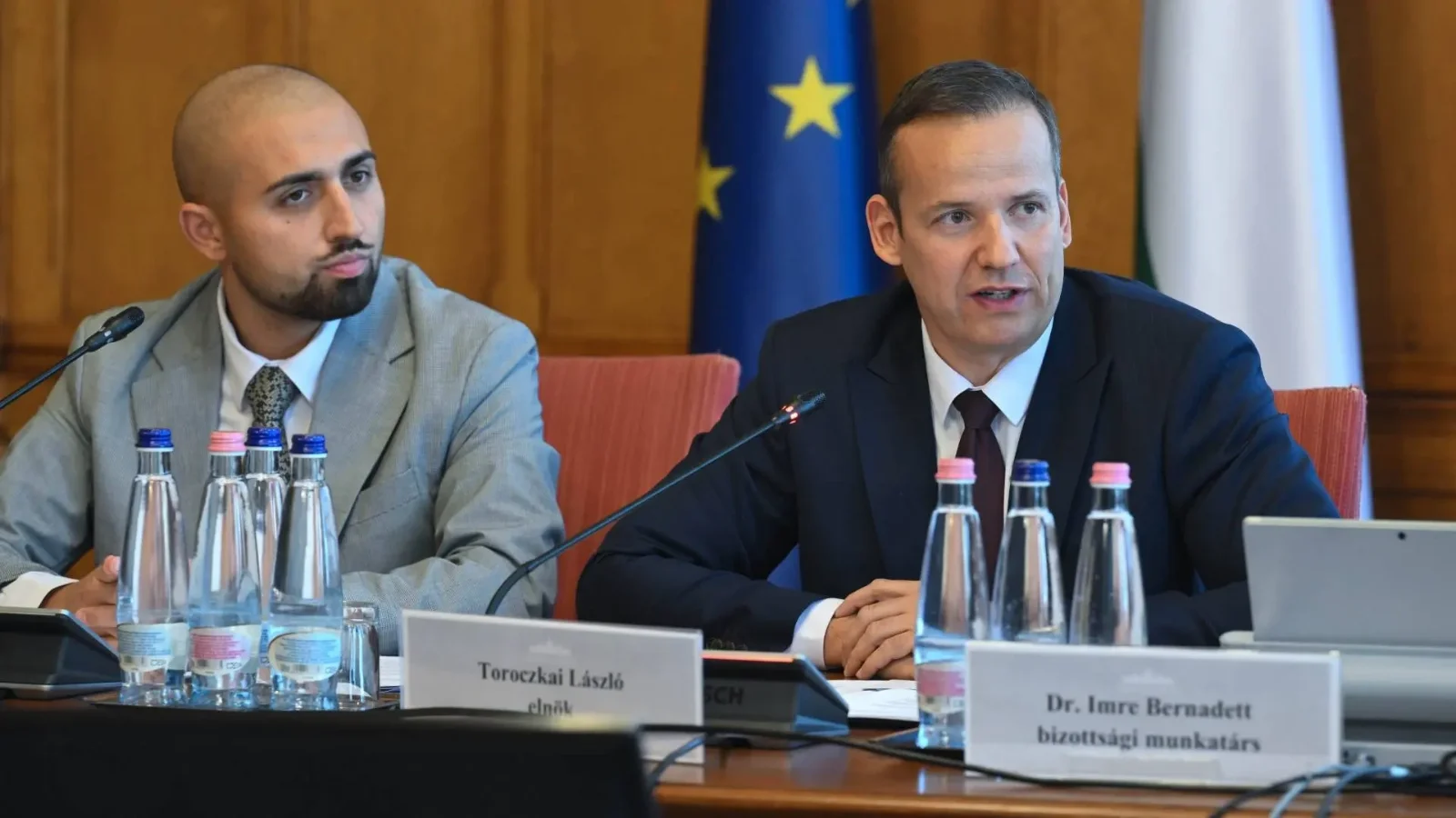 Toroczkai László elnökletével ülésezik a vizsgálóbizottság | Kép forrása: portfolio.hu
